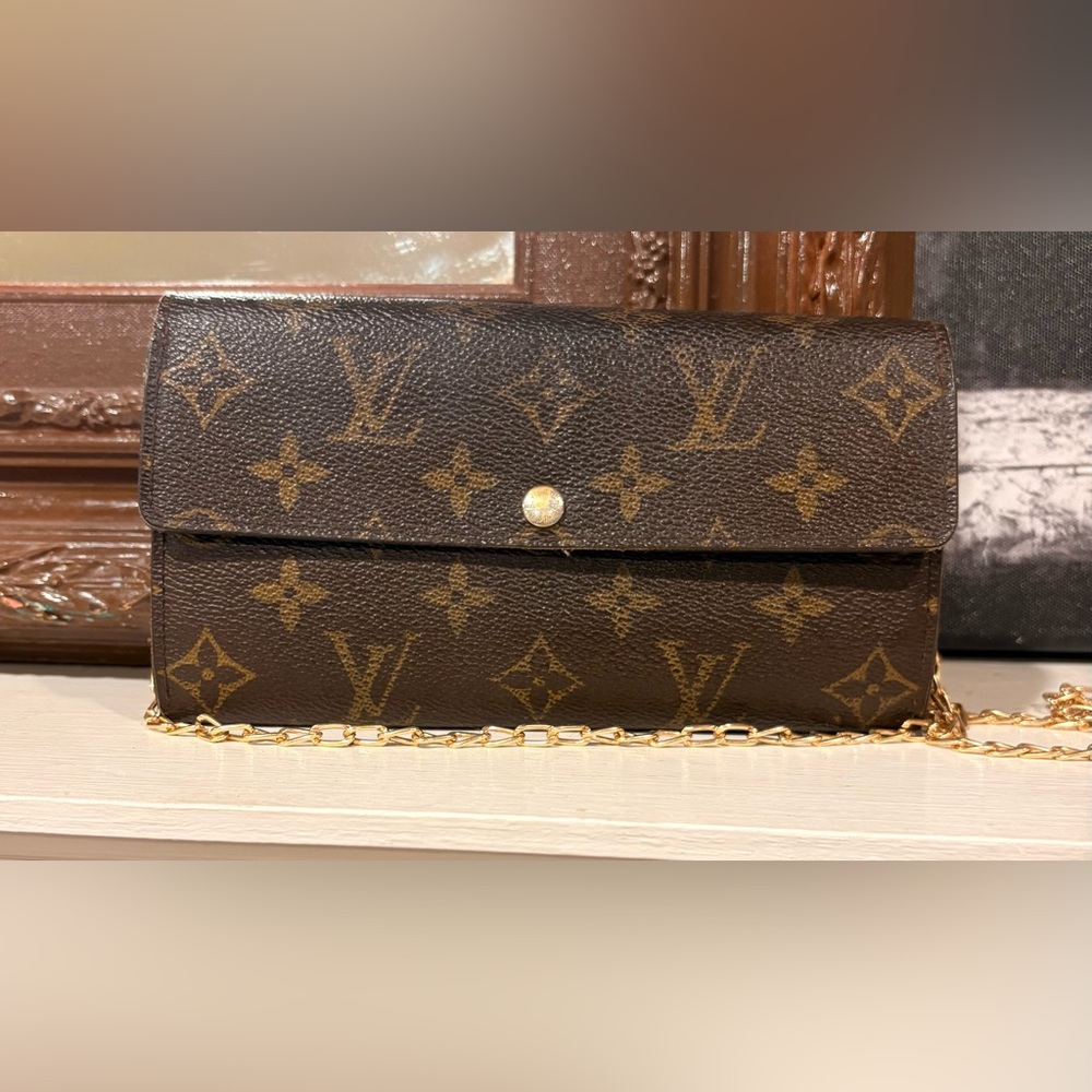 Authentic Vintage Louis Vuitton Monogram Sarah Wallet - Picture 2 of 13